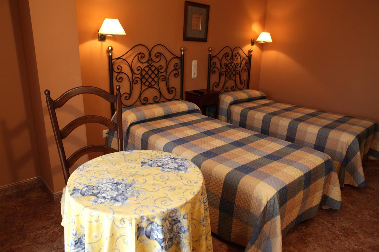 Hotel Los Arcos Villafranca del Cid Exterior photo